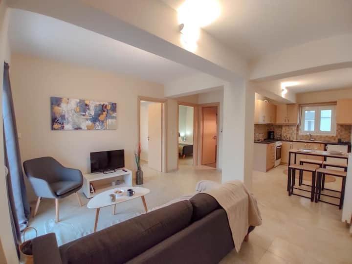 Cozy Modern Apartment Ioannina Buitenkant foto